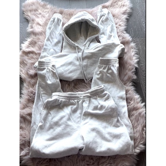 H&M Pants - ‼️SOLD‼️ Light Grey Crop Hoodie & Joggers Set (xs).